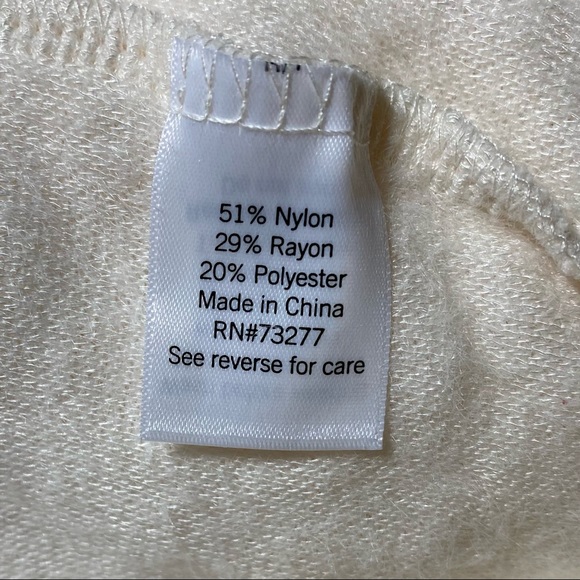 NWT So Women’s Button Front Cropped Cardigan Size Small Ivory - Picture 7 of 8